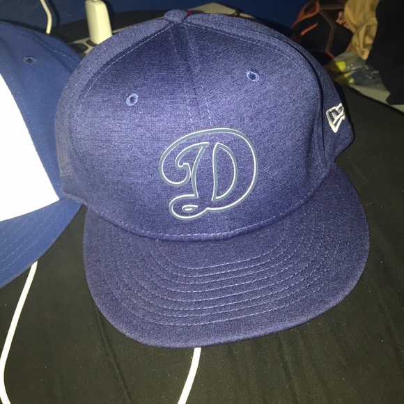 To small never worn - Picture 2 of 2